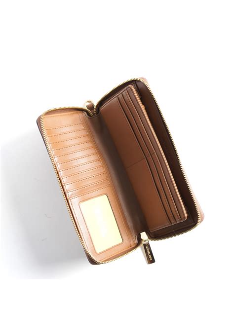 jet set travel continental wallet.